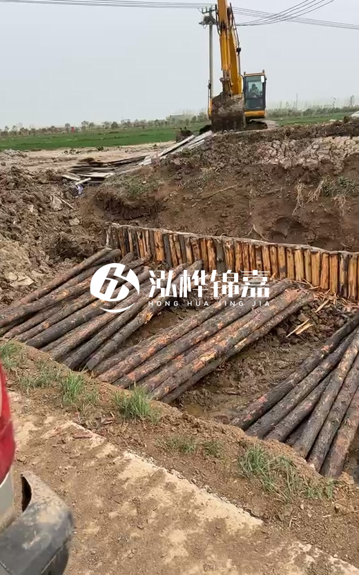 5米大頭16松木樁多少錢一根？按小頭報(bào)價(jià)貴還是大頭報(bào)價(jià)貴？