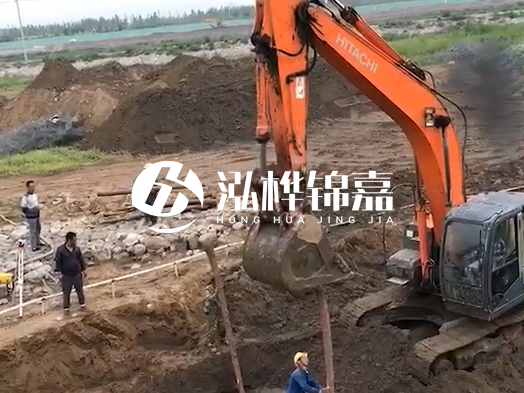 松木樁批發(fā)廠家泓樺錦嘉 - 生態(tài)河道木樁施工需要注意什么？